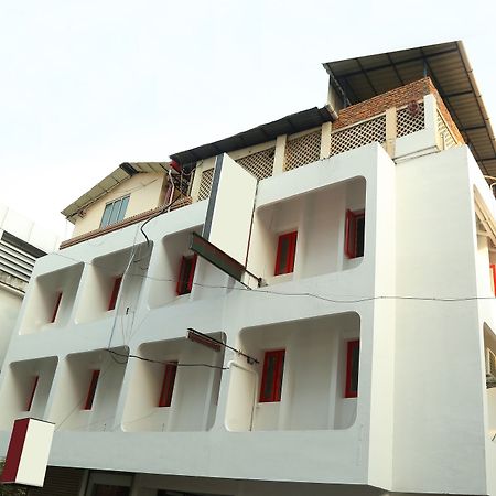 Oyo 6712 Hotel Malabar House Kochi Екстериор снимка